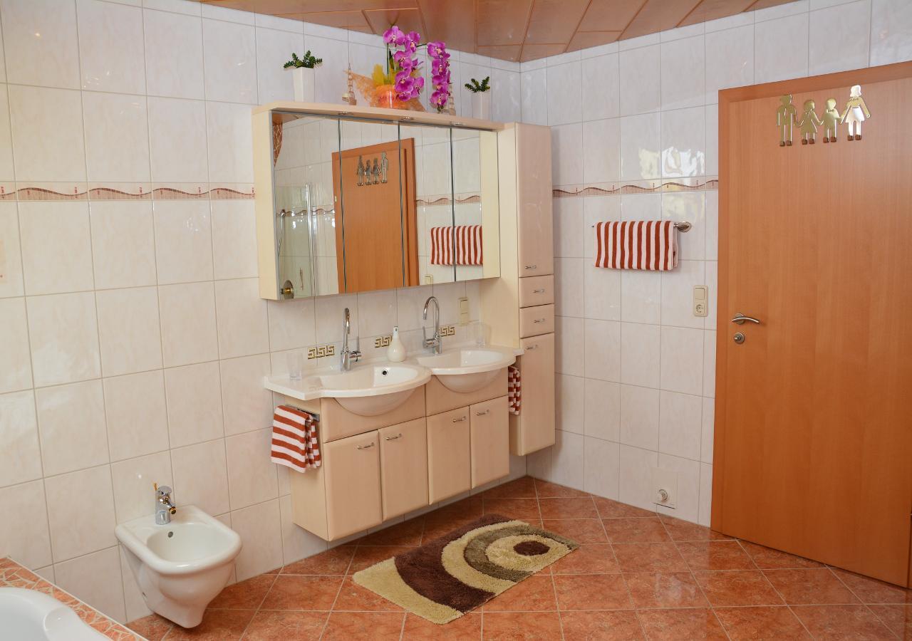 Haus Ingrid Apartment ซังคท์เกออร์เกน อ็อบ มูเรา ภายนอก รูปภาพ