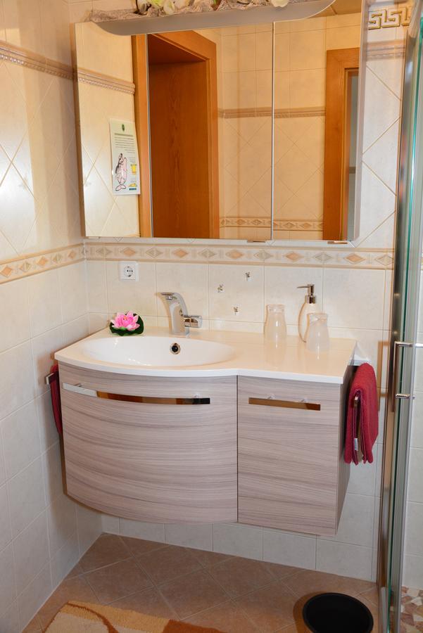Haus Ingrid Apartment ซังคท์เกออร์เกน อ็อบ มูเรา ภายนอก รูปภาพ