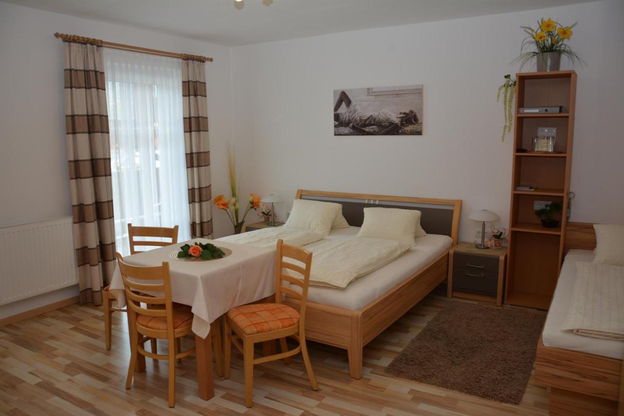 Haus Ingrid Apartment ซังคท์เกออร์เกน อ็อบ มูเรา ภายนอก รูปภาพ